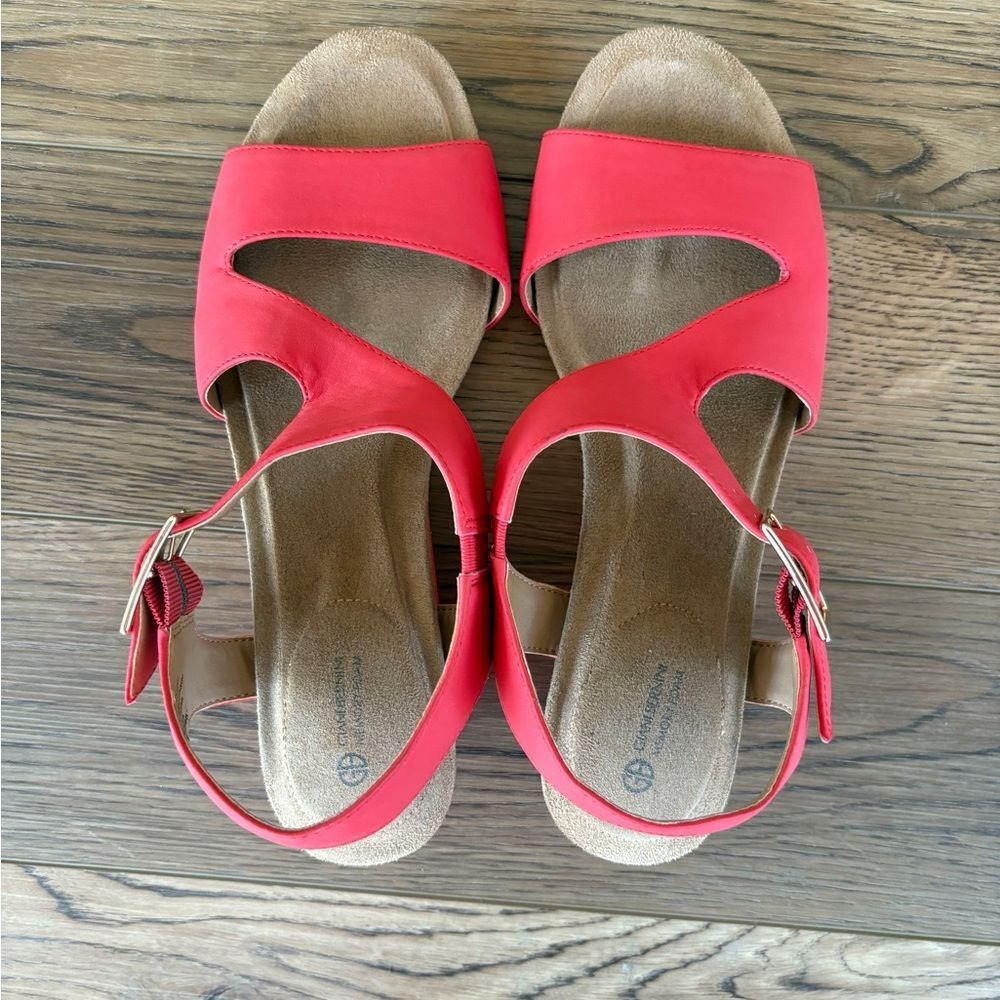 Giani Bernini women's coral hot pink memory foam 'Belinaa' wedge sandals sz 9.5 - Picture 3 of 8